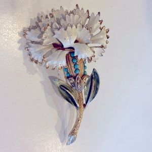 Coro vintage flower pin.